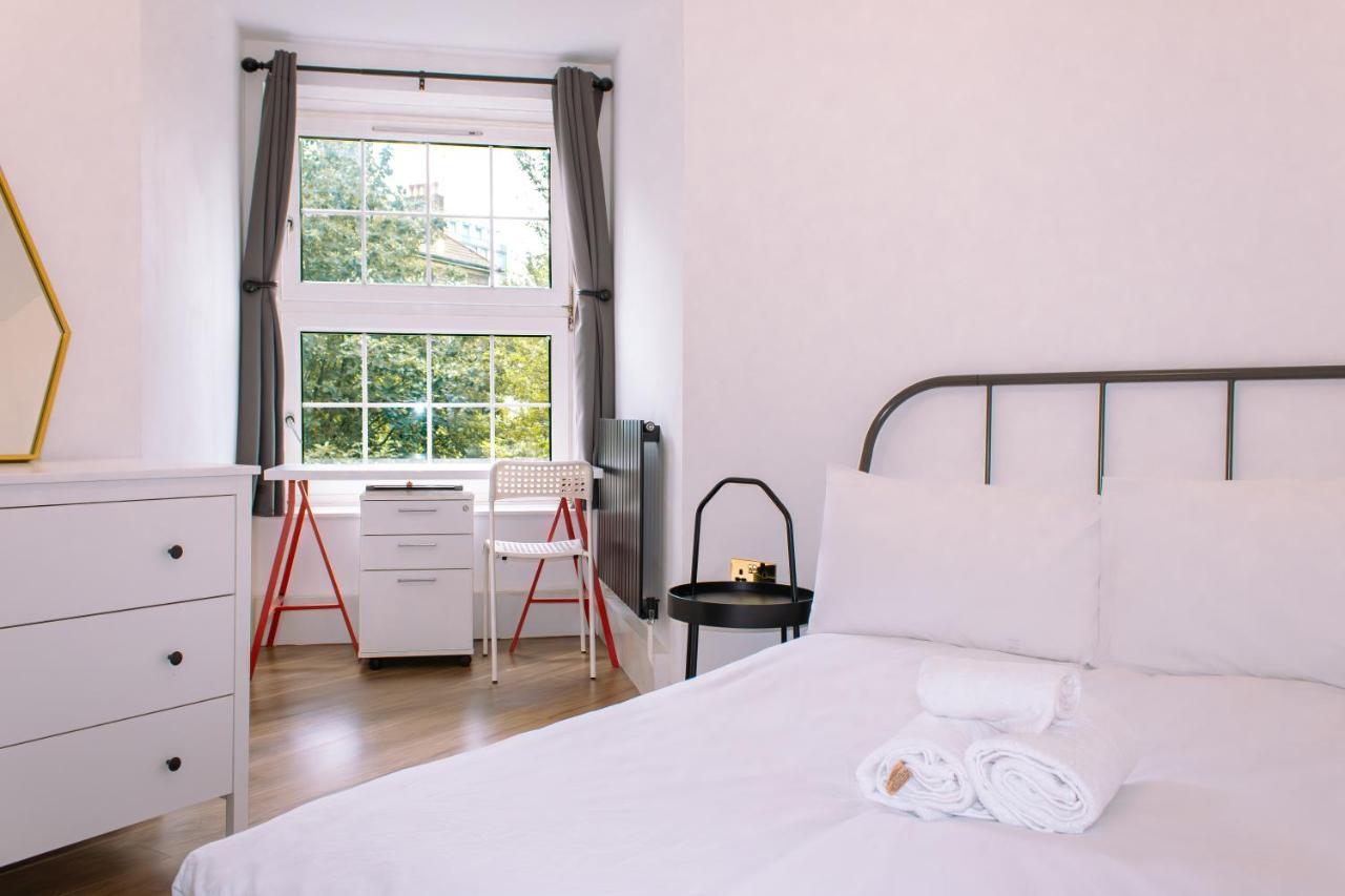 Nice 4 Bedroom Apartment Near City Centre 2-Min Walk To Metro !! Business & Family Friendly!! London Eksteriør billede