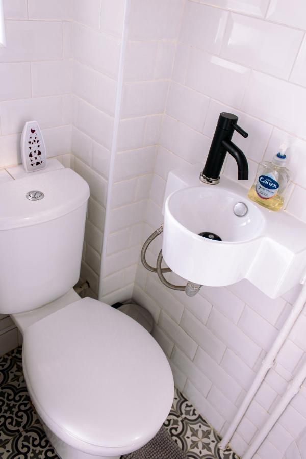 Nice 4 Bedroom Apartment Near City Centre 2-Min Walk To Metro !! Business & Family Friendly!! London Eksteriør billede