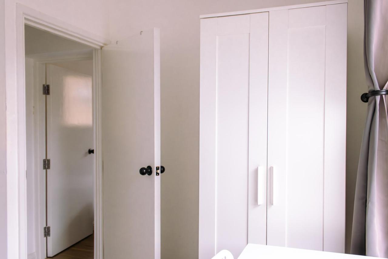 Nice 4 Bedroom Apartment Near City Centre 2-Min Walk To Metro !! Business & Family Friendly!! London Eksteriør billede