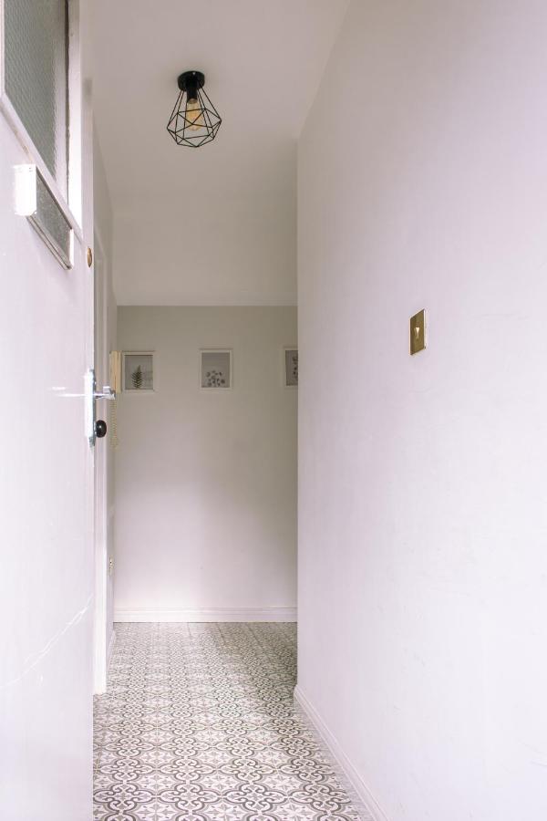 Nice 4 Bedroom Apartment Near City Centre 2-Min Walk To Metro !! Business & Family Friendly!! London Eksteriør billede