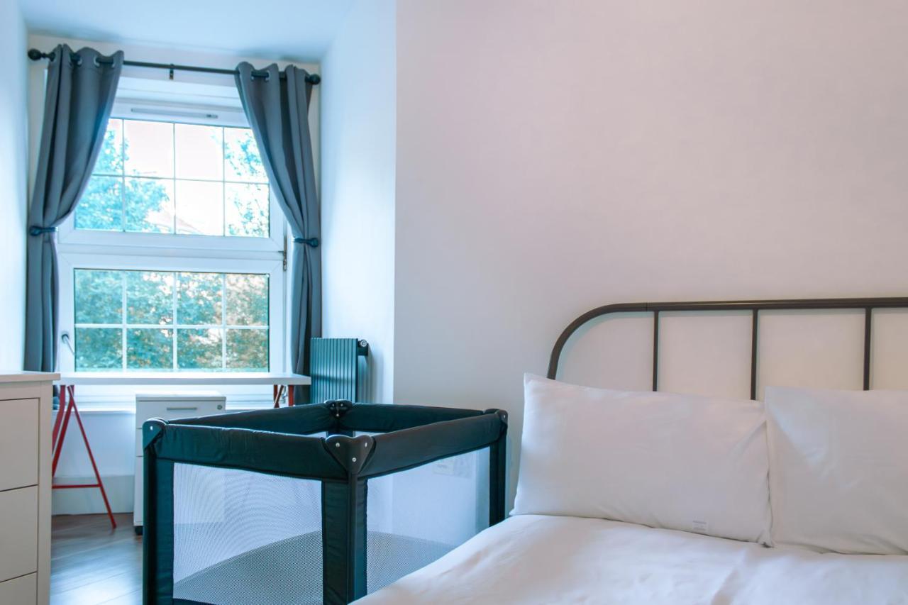 Nice 4 Bedroom Apartment Near City Centre 2-Min Walk To Metro !! Business & Family Friendly!! London Eksteriør billede